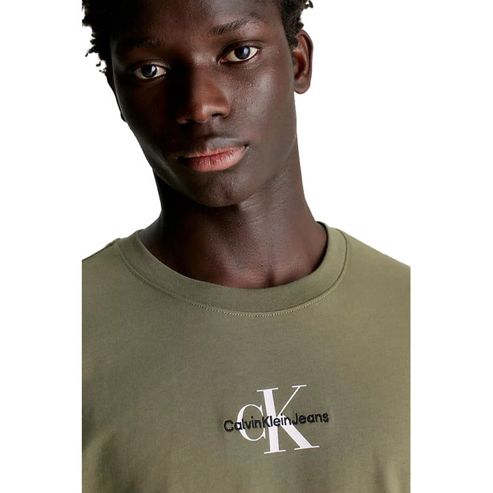 Calvin Klein Jeans - Clothing T-shirts
